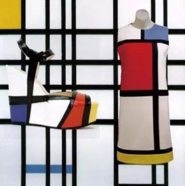 Yves Saint Laurent设计的服装
